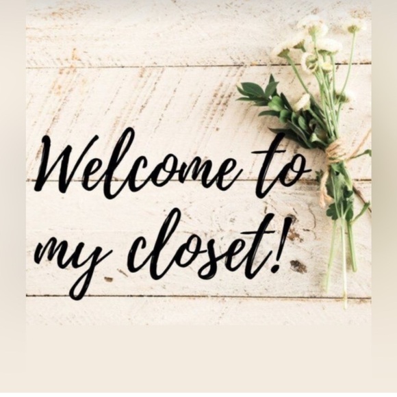WELCOME TO MY CLOSET! 🩷MAKE AN OFFER!💕 - Picture 1 of 2